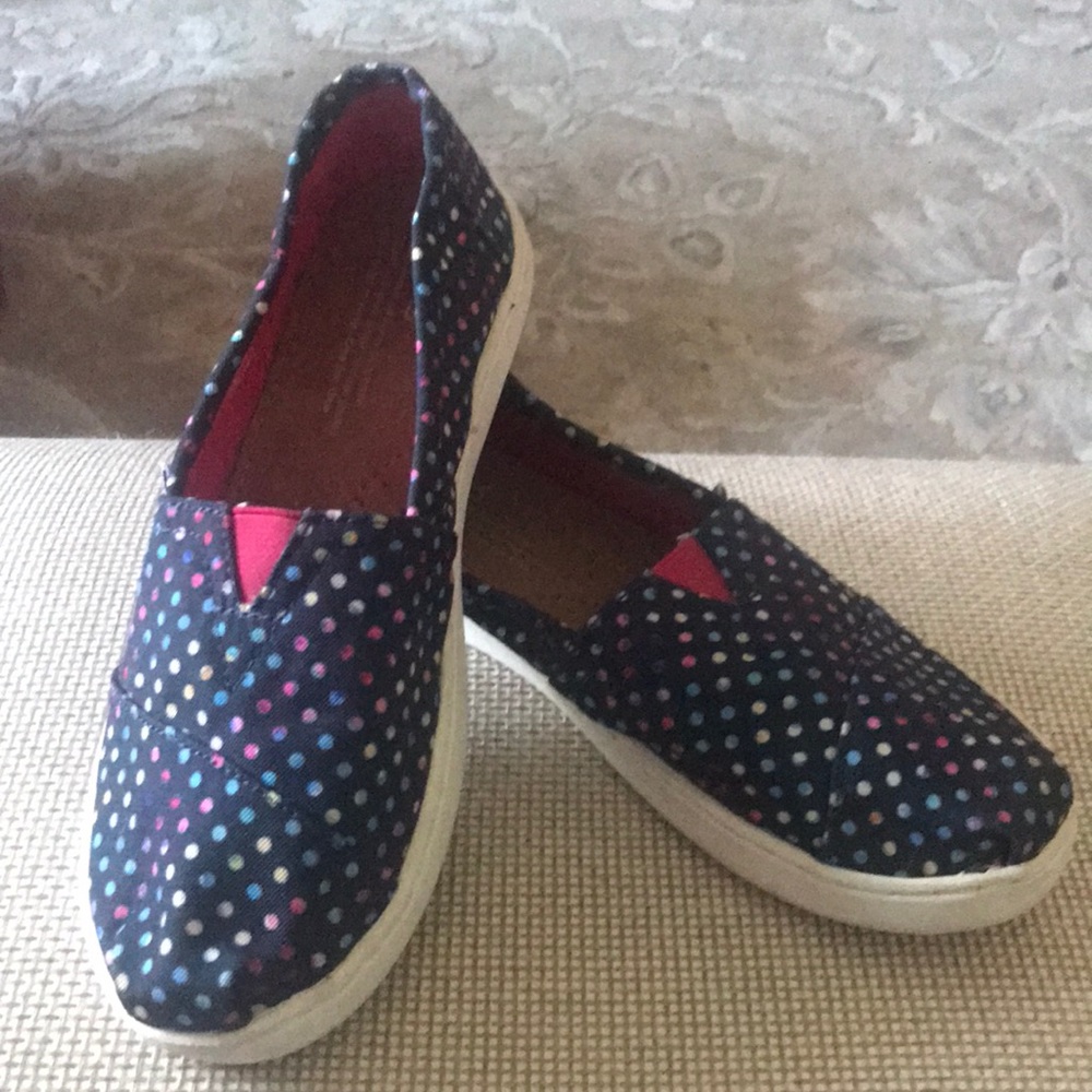 Toms shoes. Youth size 3. Navy w/polka dots